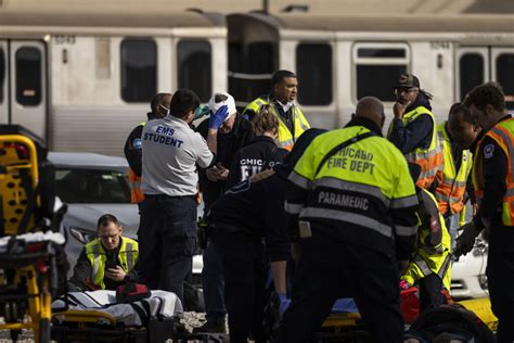 Federal safety officials launch probe into Chicago commuter train crash