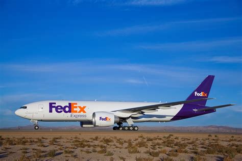 How much does a Package Handler make at FedEx Ground in New Brighton? 