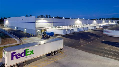 Fedex distribution center orlando. The Hattiesburg-Laurel Regional Airport will soon become home to a FedEx Ground distribution center, officials announced Thursday afternoon. "It's a monumental day for our region," said Tom Heanue ... 
