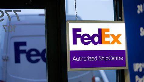 The FedEx ® Clinical Pak may be used to ship any dry clinical sample. Liquid clinical samples marking requirements. Include a marking on the package that properly identifies the shipment as “Exempt Human Specimen” or “Exempt Animal Specimen” as appropriate to comply with current IATA and ICAO regulations. If you prefer, package ... . Fedex drop off express=