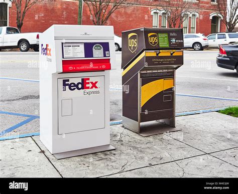 The FedEx Drop Box located at the Su Life Science