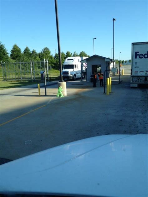 Fedex ground kennesaw. Reviews from FedEx Ground employees about working as a Package Handler at FedEx Ground in Kennesaw, GA. Learn about FedEx Ground culture, salaries, benefits, work-life balance, management, job security, and more. 