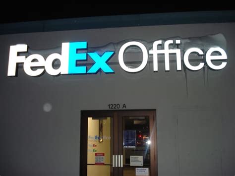 Fedex kennewick wa. FedEx Office is a convenient resource for printing, shipping, and other services. Whether you need to send a package or pick up a document, it’s important to know where the closest... 