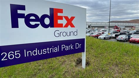 Opening times FedEx Kirkwood Hwy 4721 in Pike Creek Valley. Also check out the late night shopping and Sunday shopping blocks for additional information. Use the 'Map & Directions' tab to find the fastest route to Kirkwood Hwy in Pike Creek Valley. .