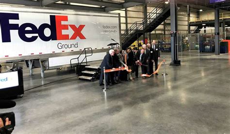 Fedex middletown. FedEx Ground’s huge new distribution hub is open in Middletown, part of a major expansion since 2005 in response to exponential growth in online shopping. … 