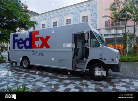 Fedex palm beach lakes. Things To Know About Fedex palm beach lakes. 