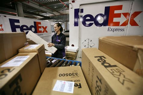 Yes, the FedEx Mobile app recognizes FedEx Express tracking numbers. All you need to do is enter the tracking number or scan the barcode on the shipping label. We’ll provide you the latest information about your shipment. Track all your packages in one place. Create shipping labels and get QR codes.. 