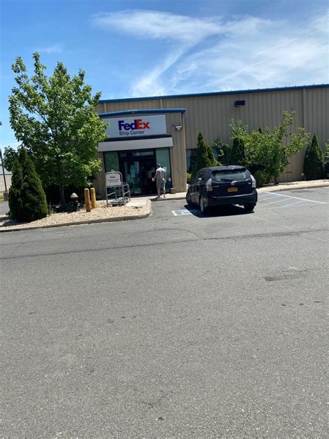 Fedex ship center 670 e 132nd st bronx ny 10454. Address: 693 E 132nd St, Bronx, NY 10454. The Port Morris Industrial Property at 693 E 132nd St, Bronx, NY 10454 is no longer being advertised on LoopNet.com. Contact the broker for information on availability. 693 E 132nd St, Bronx, NY 10454. This Industrial property can be viewed on LoopNet. 