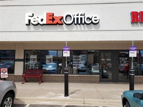Fedex w street. This location at 649 W Main St will accept most FedEx Express and FedEx Ground packages. International packages are accepted as long as the package has a U.S. originated address. All packages must include a completed printed label using your FedEx account number or credit card payment. Paper airbills will not be accepted. 