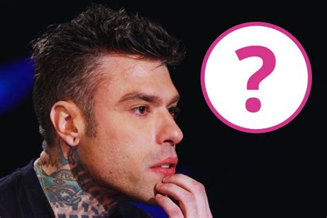 Fedez di nuovo in ospedale. ecco cosa è successo - YouTube