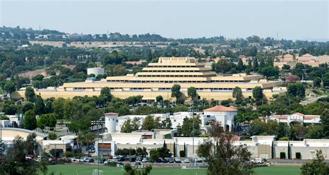 Feds get no interest in auction of iconic Ziggurat building in