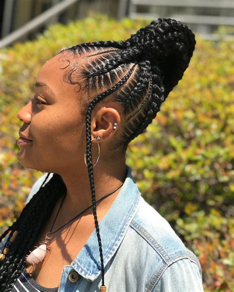 Bohemian box braids have a cute messy look, owing to the loose curl