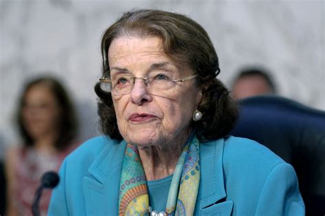 Feinstein accuses trustees of husband's estate of financial abuse