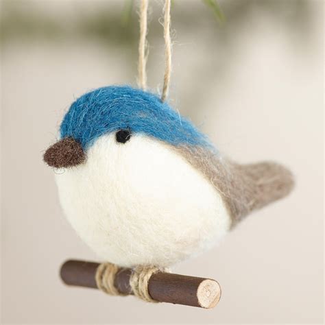 Felt Birds (DIY Christmas Ornaments) - mommymadethat.com