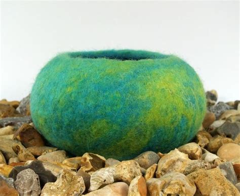 Felting Tutorial - how to make a wet felted pod or vessel