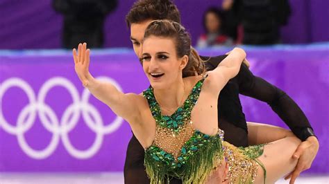 Female athlete wardrobe malfunctions. Feb 7, 2022 · Gabriella Papadakis did not let an unfortunate wardrobe malfunction keep her off the podium at the 2018 PyeongChang Olympics. Around 10 seconds into her and Guillaume Cizeron’s short routine, the clasp on the back of the French ice dancer’s uniform broke. 