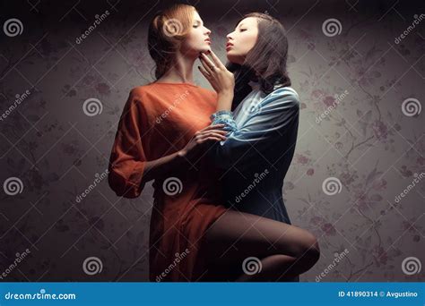 Females making love. They're based on the study of healthy, happy couples and our changing gender roles. Secret No. 1: Women appreciate a guy with a sensitive side, especially when they're upset. Put your arm around ... 