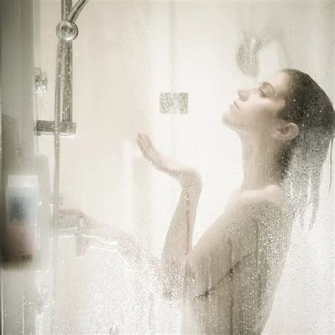 Femmes nue sous la douche. Things To Know About Femmes nue sous la douche. 
