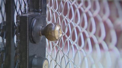 Fence at Ukrainian Village residence has tenants upset, concerned for safety