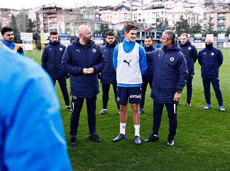 Fenerbahçe'den ayrılan İsak Vural'dan sürpriz transfer- Son Dakika Spor Haberleri