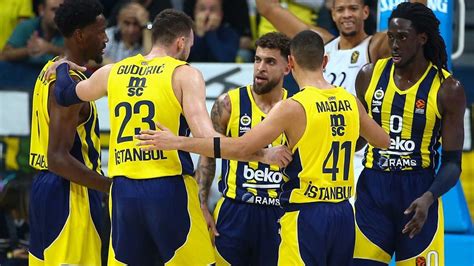 Fenerbahçe Beko, bu akşam Barcelona'da galibiyet serisine bir yenisini eklemek için mücadele edecek. Sezona koç Itouidis yönetiminde müthiş bir başlangıç yapan sarı lacivertliler, bu akşam 6'de 6 için sahaya çıkıyor. Peki, Barcelona - Fenerbahçe Beko basketbol maçı hangi kanalda, ne zaman, saat kaçta? İşte heyecanla beklenen maçla ilgili bilgiler.