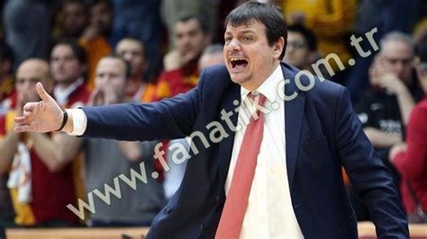 Fenerbahçeli basketbolcudan Ergin Ataman'a övgüler! Taraftarı kızdırdı...