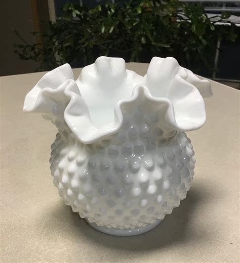 Fenton white hobnail vase. Things To Know About Fenton white hobnail vase. 
