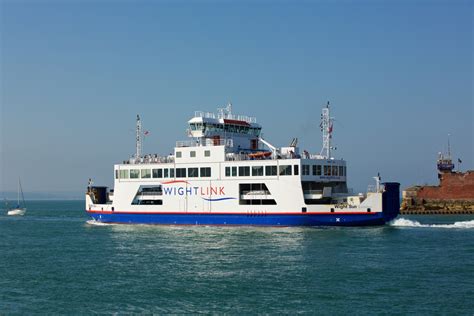 Ferry from Isle of Wight to England - Direct Ferries