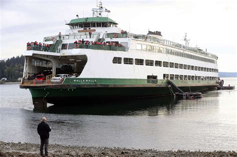 Ferry runs aground near Seattle; no injuries reported