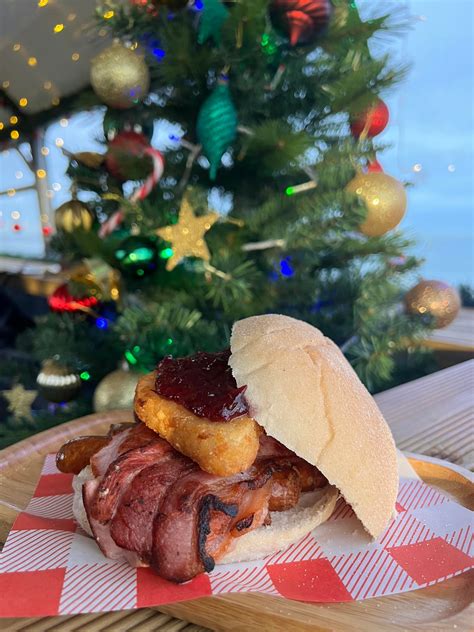 Festive French toast on a cold... - The Highlander Cafe Bus