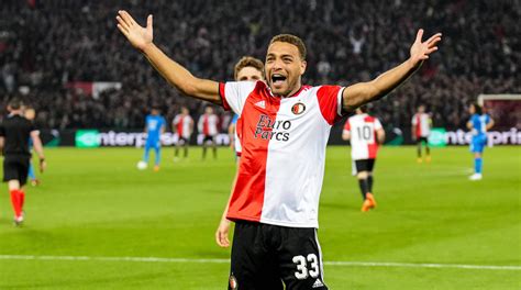 Feyenoord Fan Sets Up Crowdfunding For Dessers - FlashNews