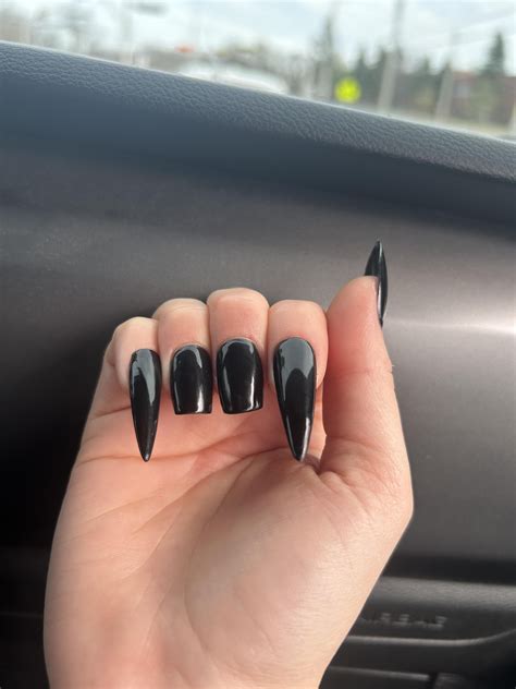 Ffxiv vampire fangs.  🧛 Fangs & Variants: Soft Fang &ndash; Slightly pointi...