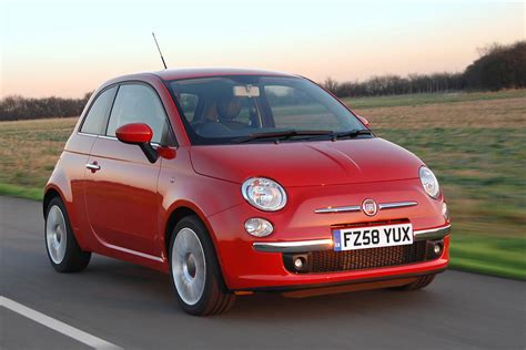 Fiat 500 Lounge review Carbuyer