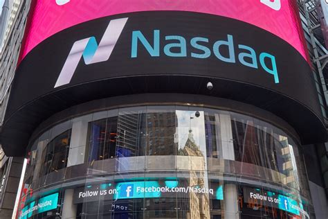 The Nasdaq Composite has fallen by more than 33% only three times in history: 1974, 2000, and 2008. Here is a brief overview of each downturn. 1974: The Nasdaq dropped 35% in 1974, though the .... 