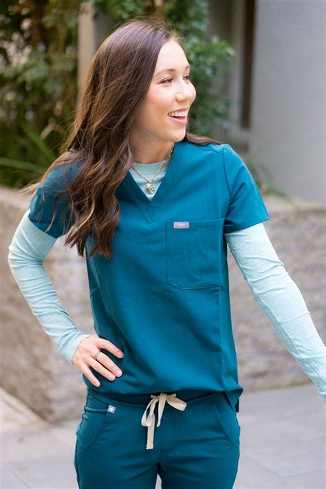 Figs underscrub. FIGS Scrubs: FIGS makes 100% awesome medical apparel. Why wear scrubs when you can wear FIGS? 