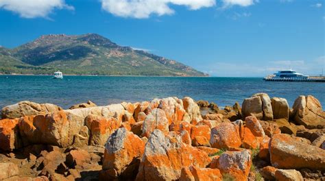 File:Coles Bay, Tas banner.jpg - Wikimedia Commons