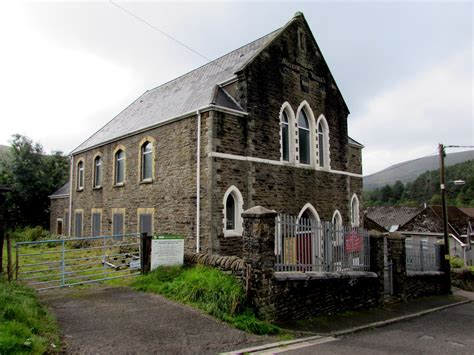 File:Horeb English Baptist Chapel, Nantymoel - geograph.org.uk ...