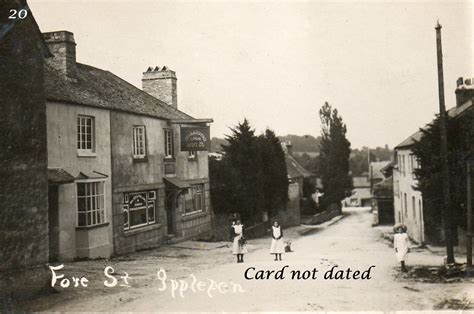 File:Old Central Cross - moved, by Fore Street, Ipplepen Parish ...