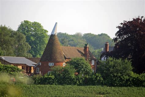 File : Bounds Oast, Bounds Lane, Staplestreet, Hernhill, Kent ...