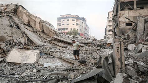 Filistin Sağlık Bakanlığı: Gazze’de hayatını kaybedenlerin sayısı 2 bin 215’e yükseldi