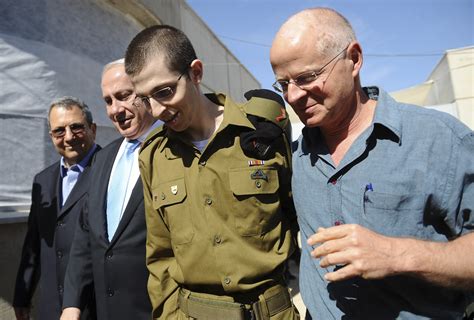 Filistinli hekim, Gilad Shalit ve yaşam