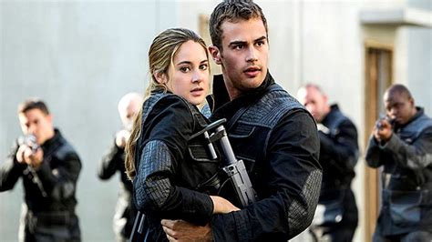 Film insurgent. Divergent Series: Insurgent. After the earth-shattering revelations of Insurgent, Tris must escape with Four beyond the wall that encircles Chicago, to finally discover the shocking truth of the world around them. Action Movie produced in 2015 by Robert Schwentke. Watch Divergent Series: Insurgent online and enjoy. 