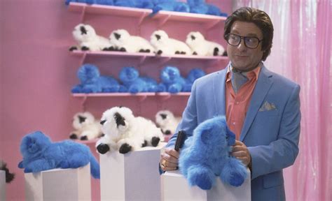 Film review: ‘The Beanie Bubble,’ with Zach Galifianakis, plunges into a plush toy ’90s craze