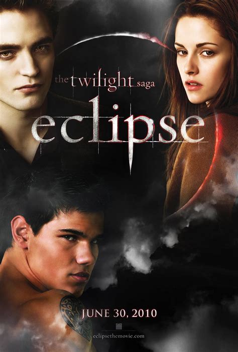 Film twilight eclipse. Film The Twilight Saga: Eclipse menceritakan tentang kisah segitiga cinta antara Edward, Isabella dan Jacob. Diam-diam Jacob ternyata jatuh cinta dengan Isabella. The Twilight Saga Eclipse (2010) Sementara itu ada seorang vampir yang memiliki kemampuan untuk melihat masa lalu. Vampir bernama Alice ini mengetahui akan ada … 