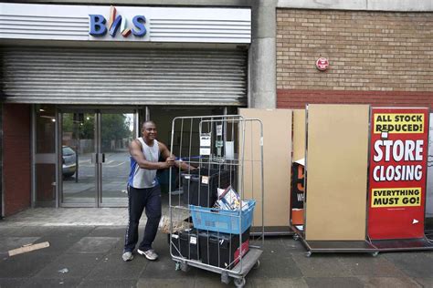 Final BHS shop shuts its doors as Wood Green store closes