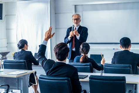 Finance seminar. Seminars can be advantageous because they provide an environment where participation is encouraged and group learning can take place. On the other hand, the organization of a seminar may not be conducive to some learning styles, and some pa... 
