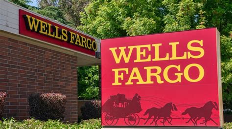 Given the fact that Wells Fargo is a bank, you can see that its branches have the typical opening hours of a bank. However, you must keep in mind that the hours may slightly vary from one Wells Fargo branch to another. Here, nonetheless, you can see the typical Wells Fargo hours: Monday: 9:00 A.M. – 5:00 P.M.. 