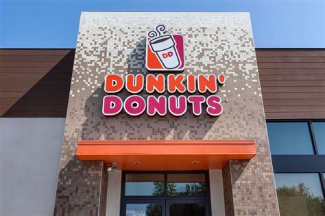 Find dunkin near me. Dunkin’ Donuts is a fast food restaurant that serves mainly donuts and coffee. Dunkin’ Donuts menu prices are based on the idea that donuts should be purchased in 1/2 dozen or dozen packs. Even though they sell individual … 