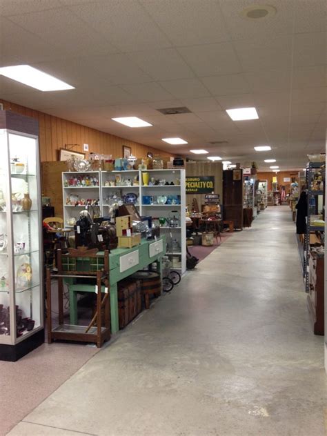 Jeffrey’s Antique Gallery/Facebook. "Specializing in Yesterday's Treasures," this antique shop features more than 250 dealers offering furniture, toys, glassware, china, advertising, rugs, clothing, knick-knacks, trinkets, gadgets and more. Jefferey's Antique Gallery is located at 11326 County Rd. 99, Findlay, OH 45840.. 