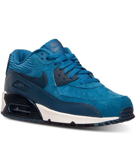 Finish line air max 90. Nike Air Maxes are a beloved sneaker brand that have been around for decades. Thanks to their stylish designs and comfortable fit, they have remained a popular choice among athlete... 
